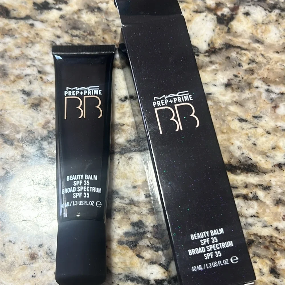 💕🌙Rare! Mac Extra Light Beauty Balm SPF 35